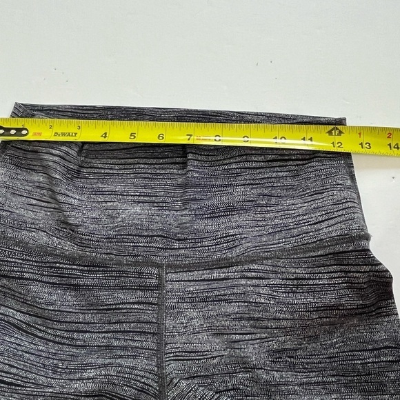 Lululemon Wunder Under Cropped Leggings Size 6 Black With White Dots - Picture 4 of 8